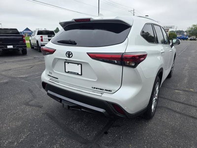 2022 Toyota Highlander Limited