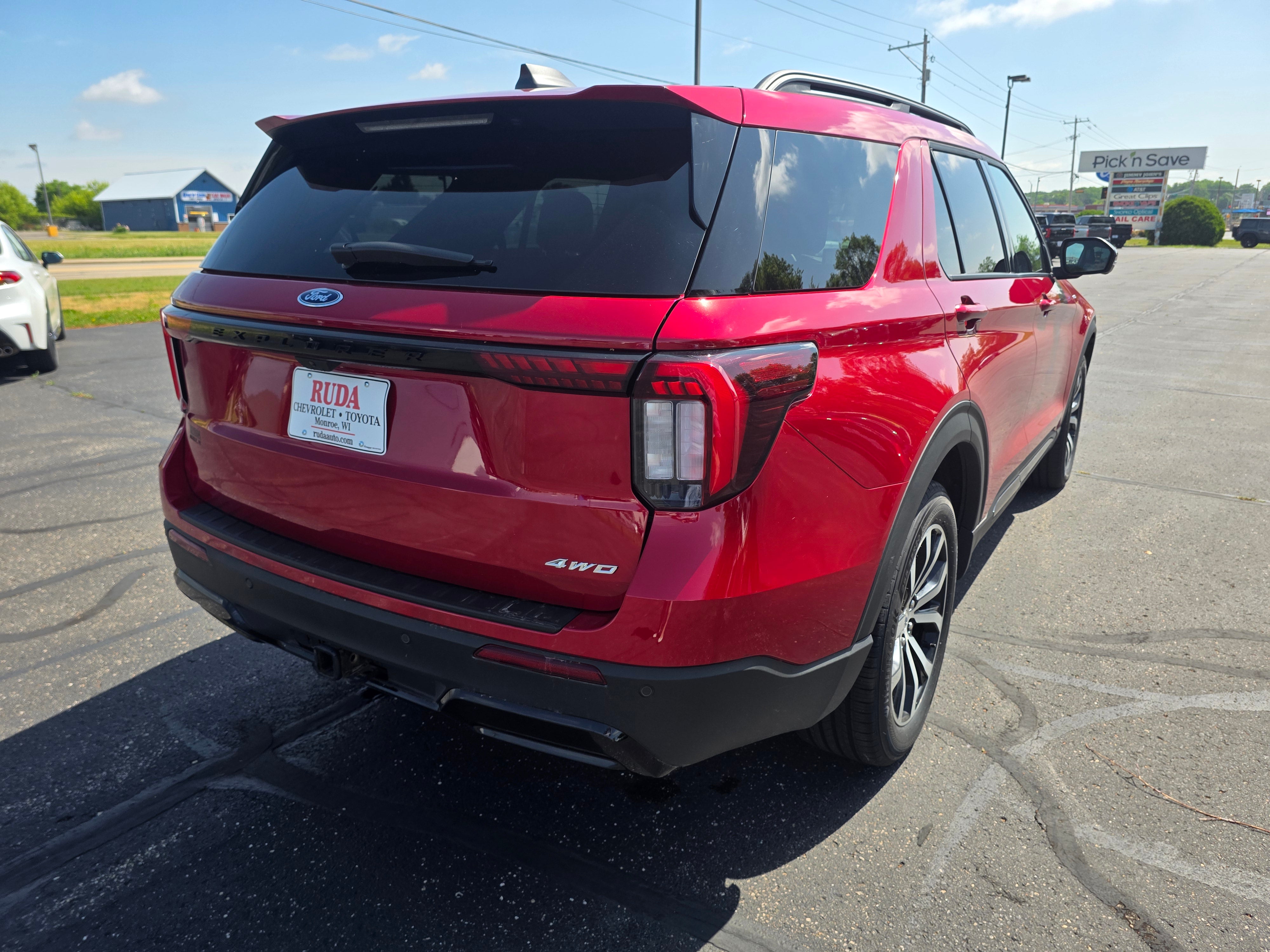 2025 Ford Explorer ST-Line