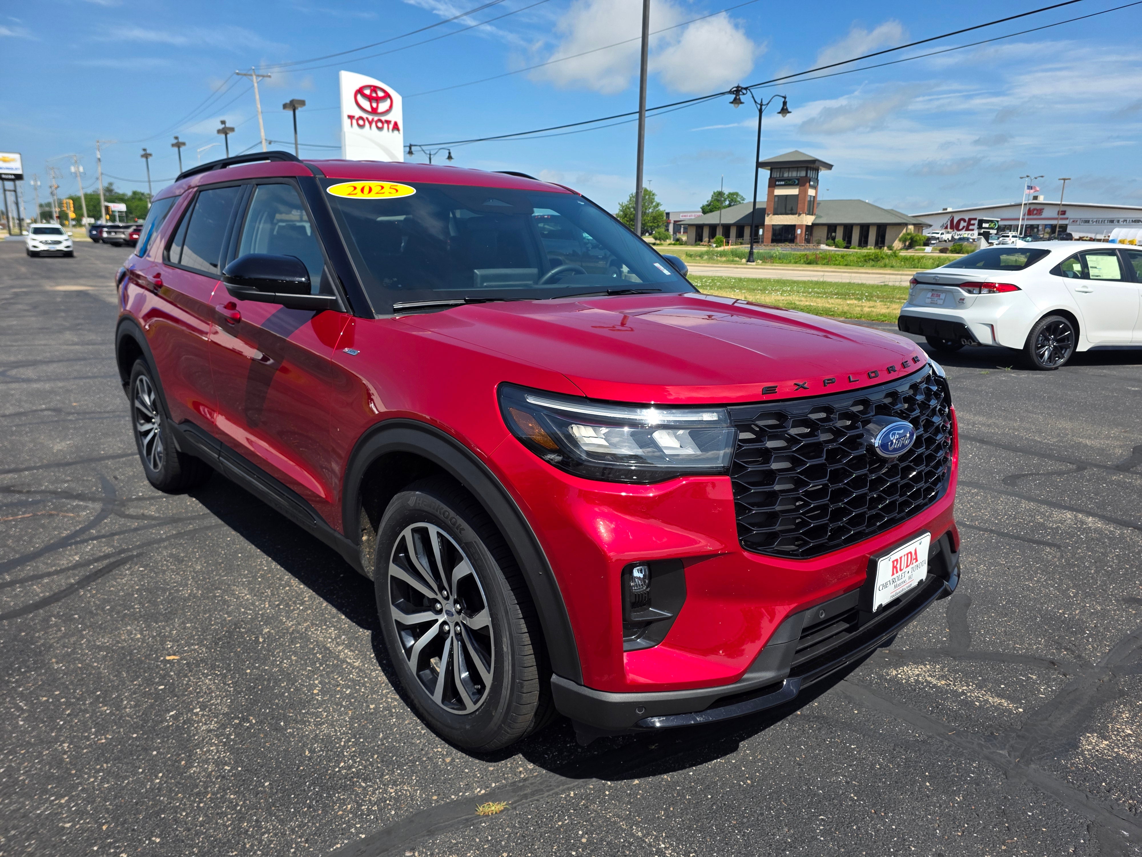 2025 Ford Explorer ST-Line