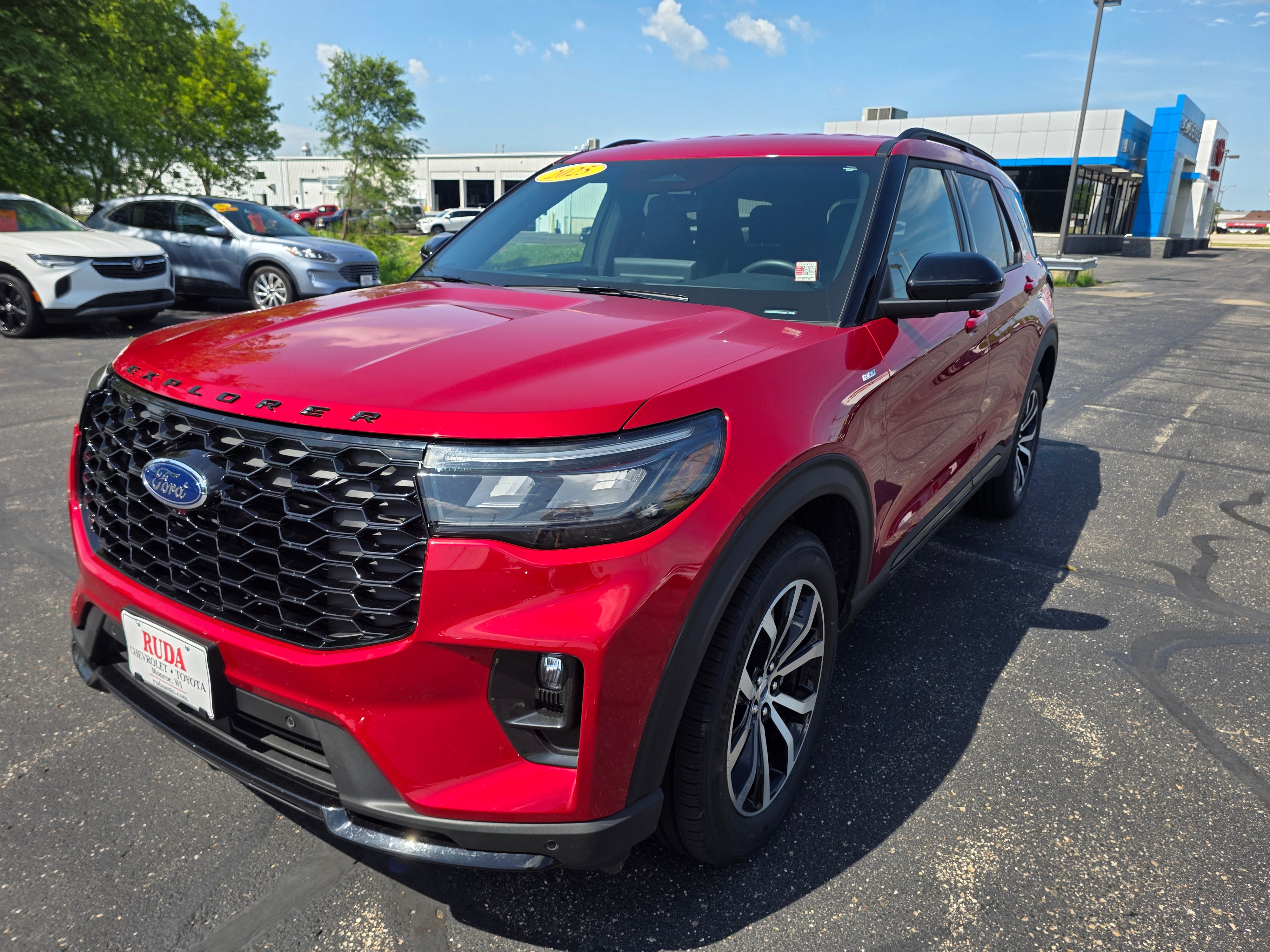 2025 Ford Explorer ST-Line