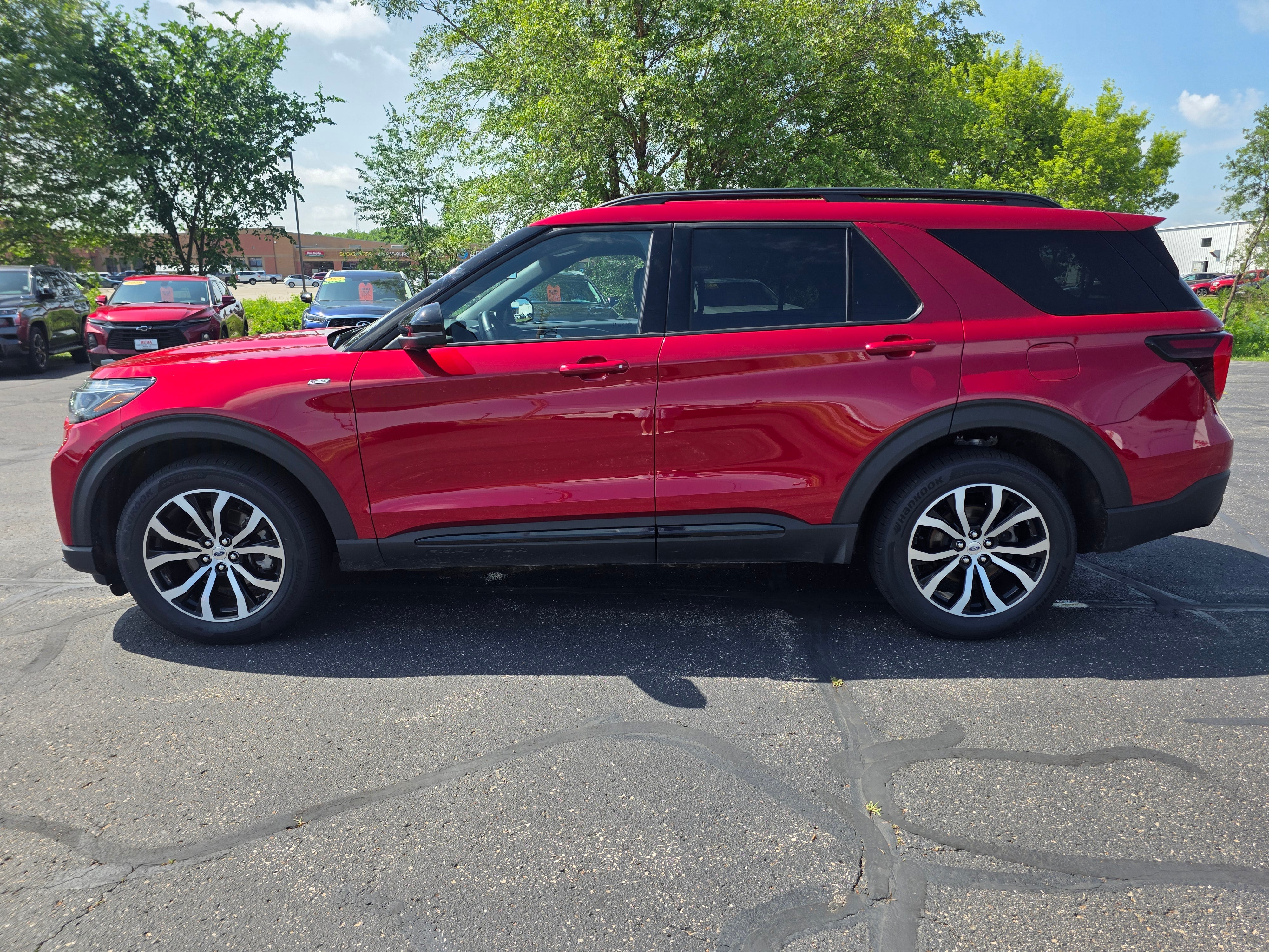 2025 Ford Explorer ST-Line